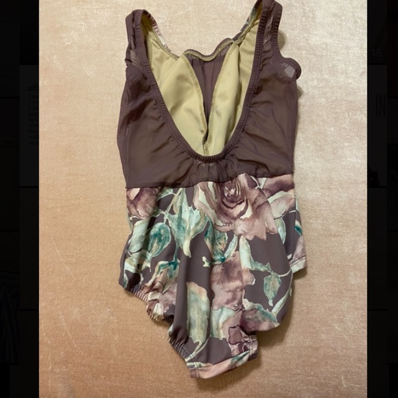 Lucky Leo dusty rose dart leotard - Picture 2 of 3